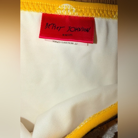 BETSY JOHNSON LARGE brand new Polka Dot Yellow Bikini Set - Picture 8 of 9